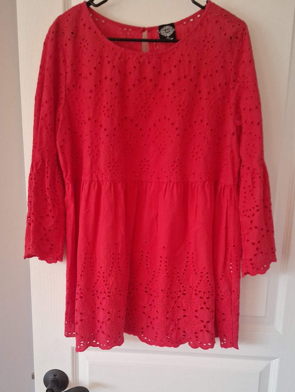 Calstyle Red Eyelet Peplum Tunic Top